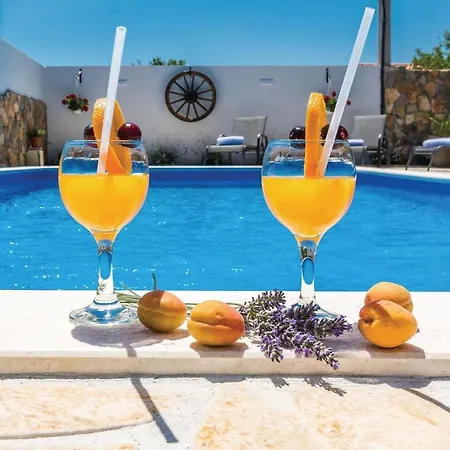Stunning Home In Perusic Donji With Wifi Hotel