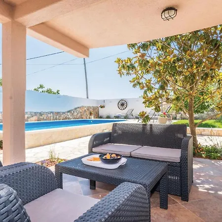 Stunning Home In Perusic Donji With Wifi 3* Dusic