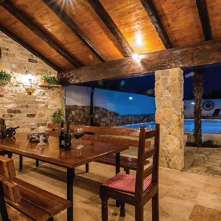 Hotel Stunning Home In Perusic Donji With Wifi 3*