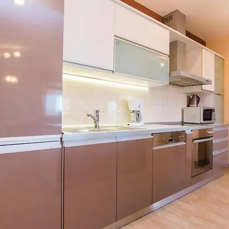 Hotel Stunning Home In Perusic Donji With Wifi