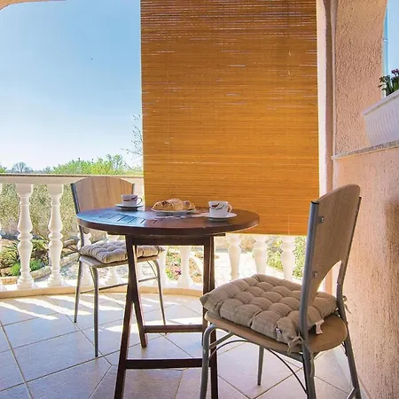 Hotel Stunning Home In Perusic Donji With Wifi 3*